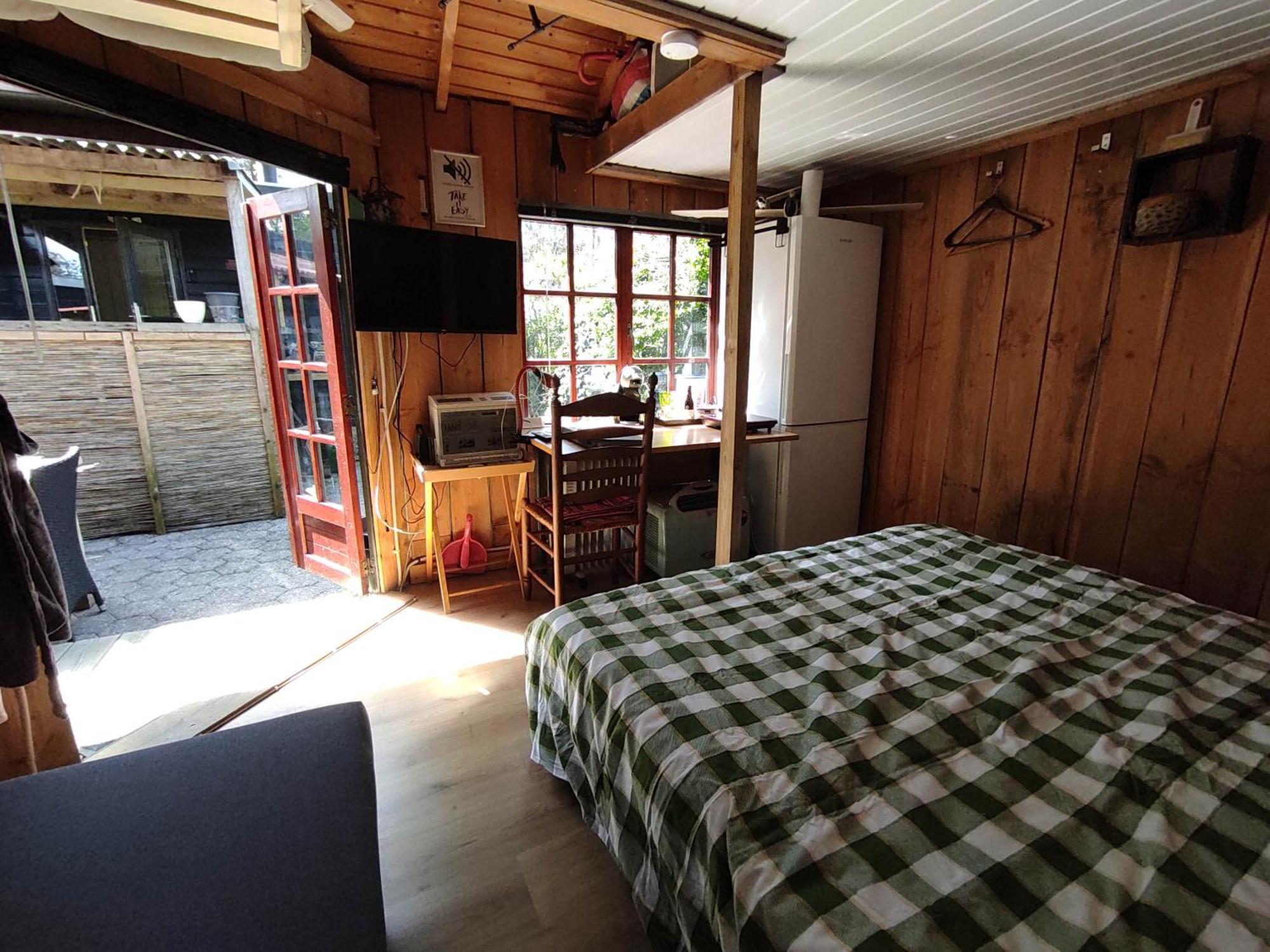 "Tempat Senang" Chalet On The Beautiful Veluwe With Airco Sauna Bbq Jacuzzi Beamer And Dog 푸텐 외부 사진